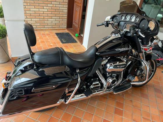 HARLEY-DAVIDSON STREET GLIDE 